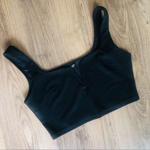 ✨tank crop top with v wire detail size 6